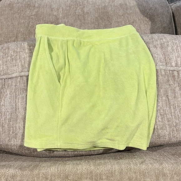 Old Navy Terry Cloth Shorts - Picture 4 of 4